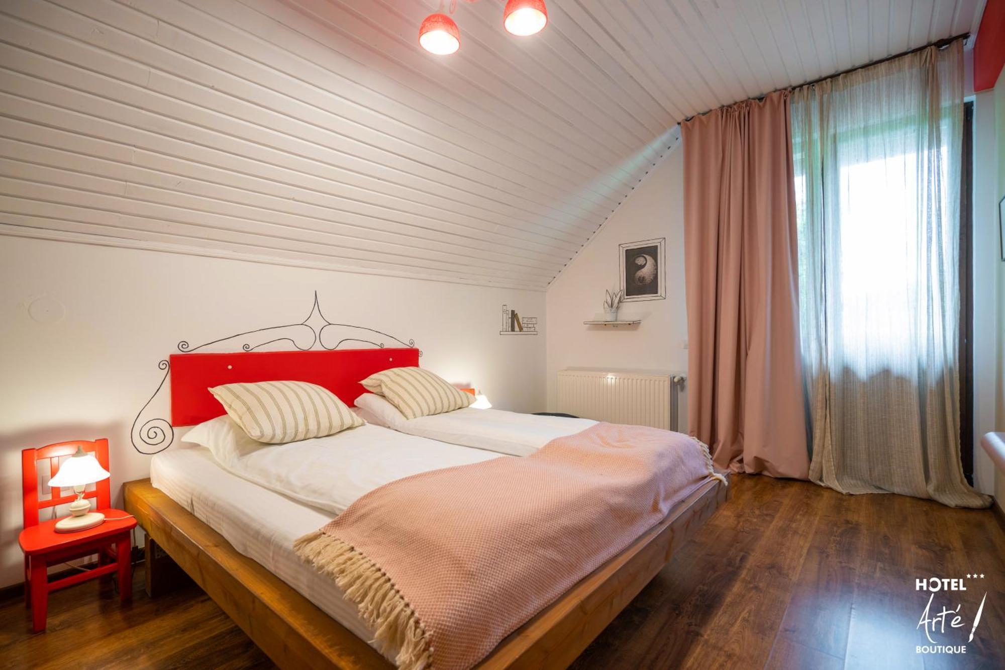 Art'E Boutique Rooms BaileTusnad Exterior photo